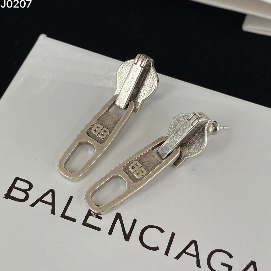 14J132E  Fashionable and high quality earrings