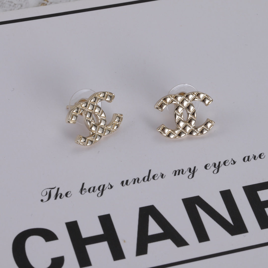 14C7E  Fashionable and high quality earrings