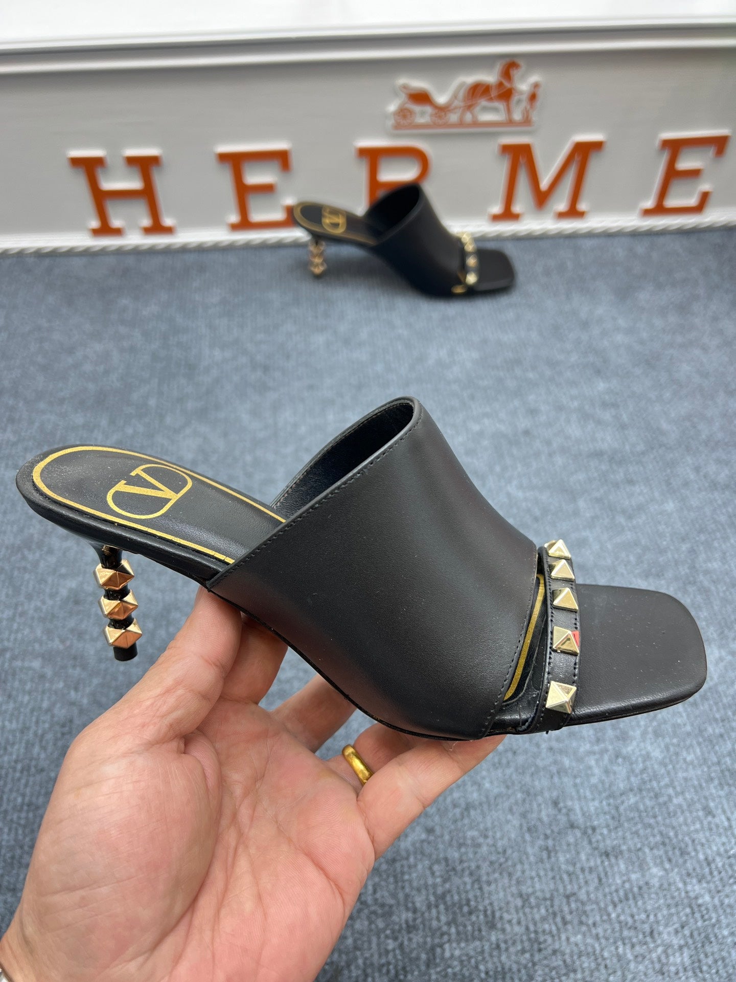 1: 1 High quality leather sandals 5YVL63Z