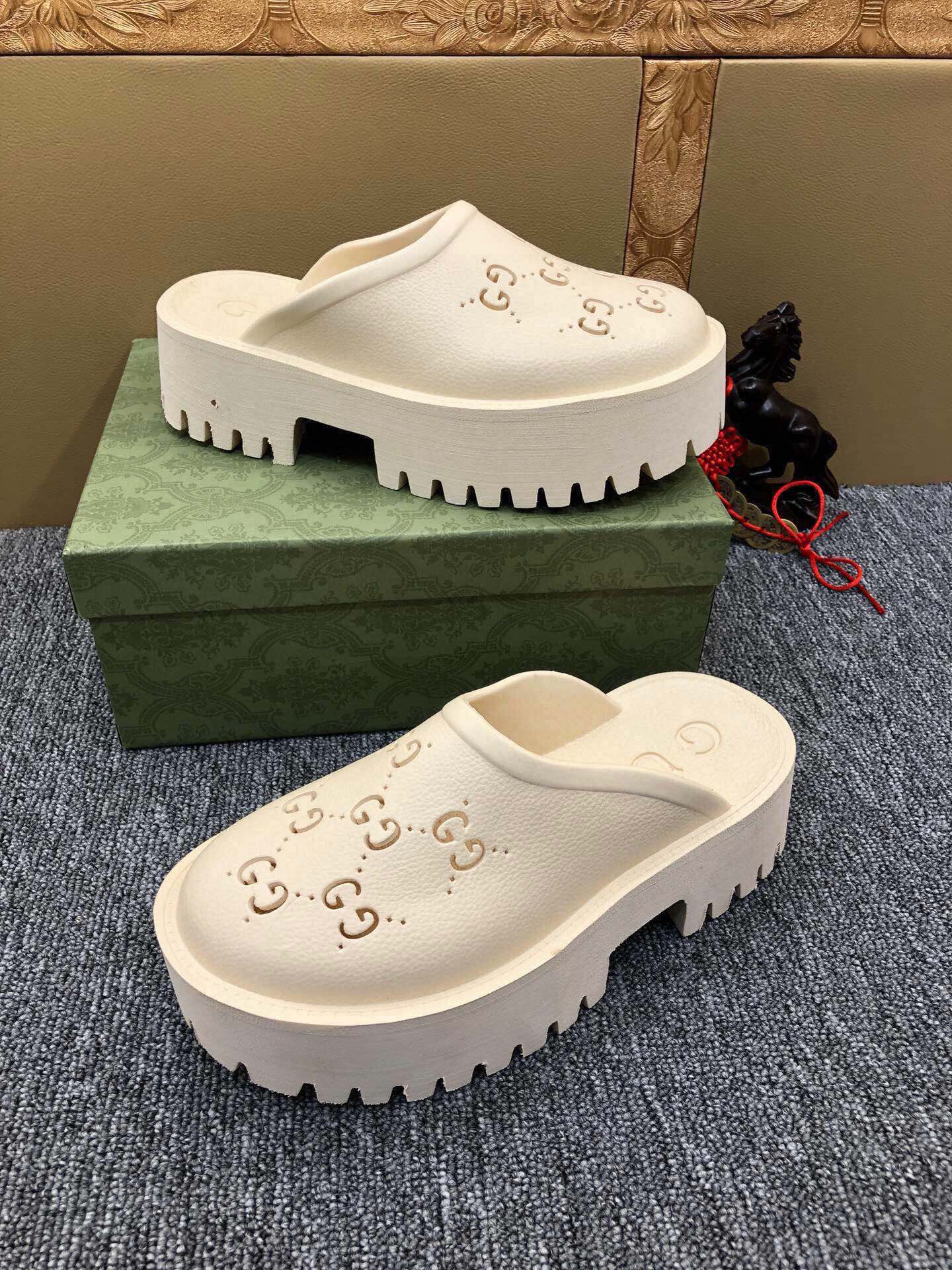 54B27Z   fashion  slippers  Platform sole