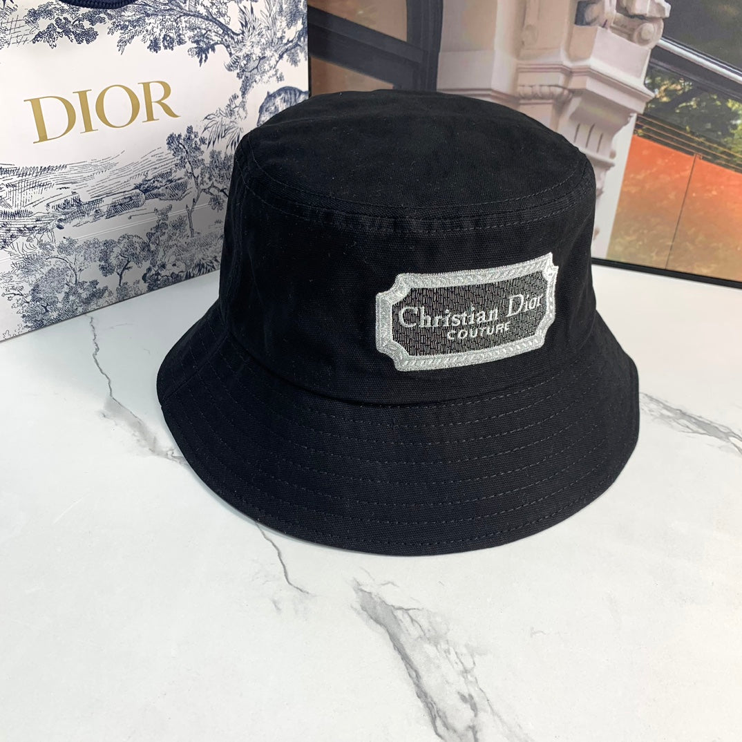 14D123M   Fashion hats