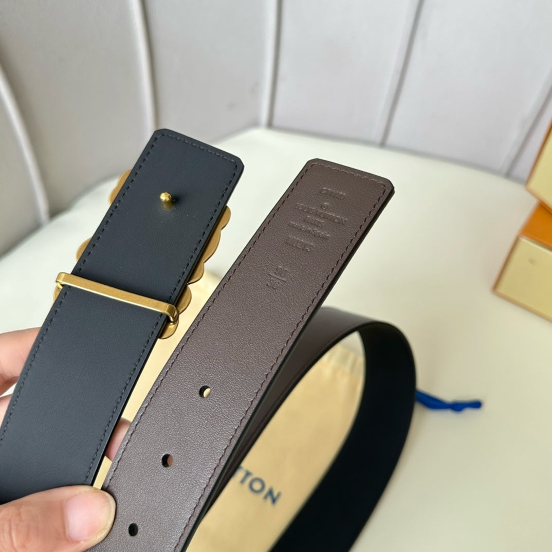 14E23P   (High quality leather belt With full package)