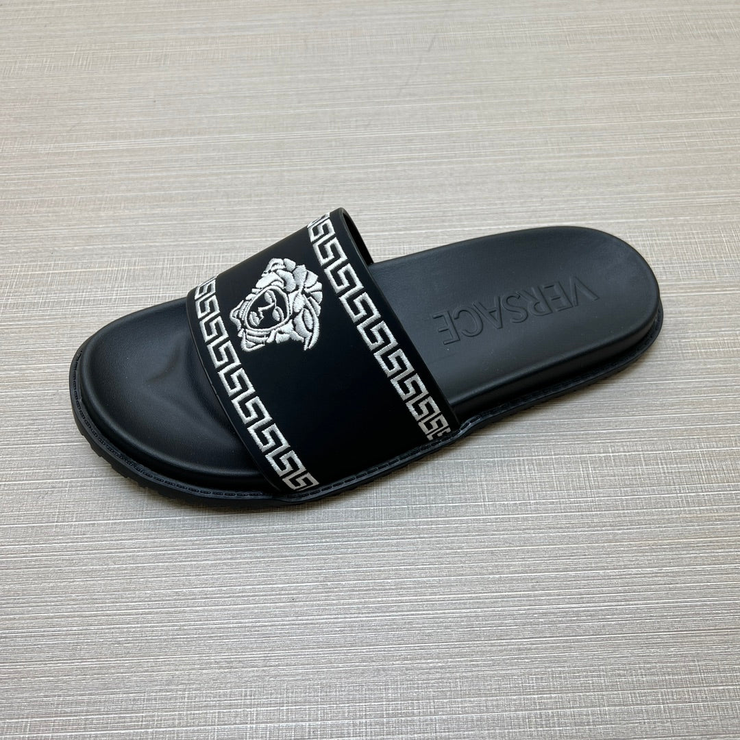 54V53Z    fashion  slippers