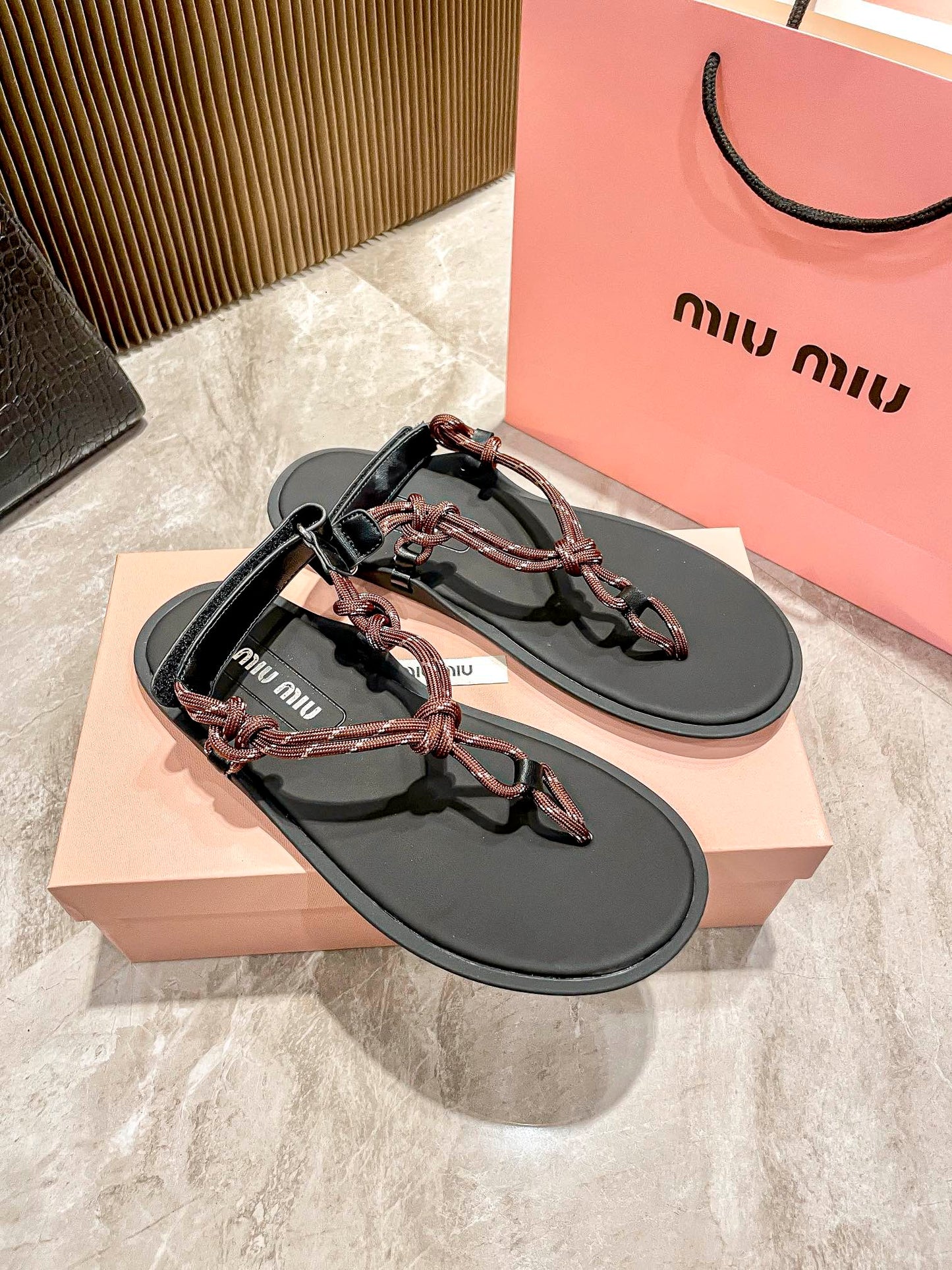 14A170Z  fashion sandals