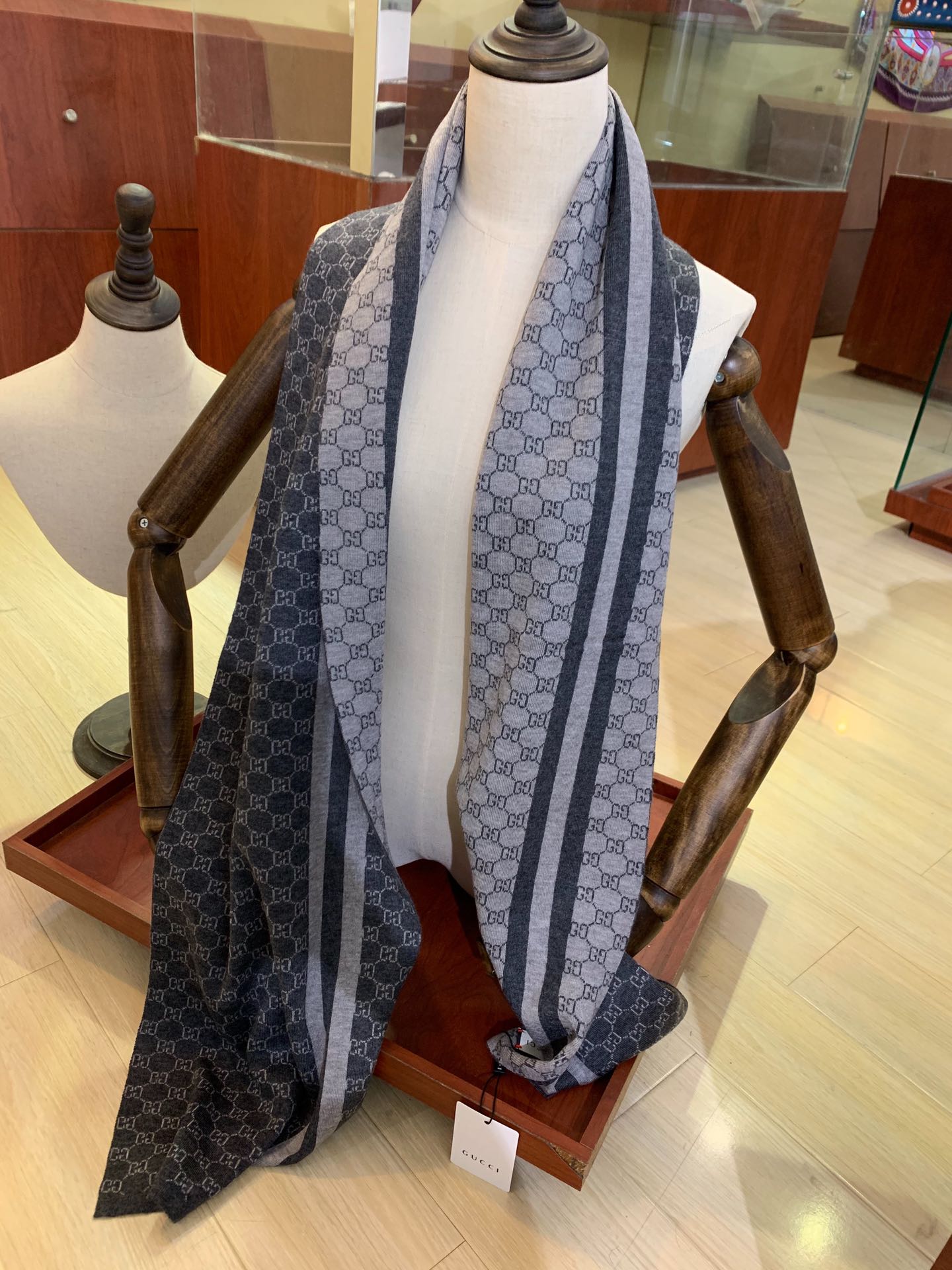 14B207W　Fashion scarves