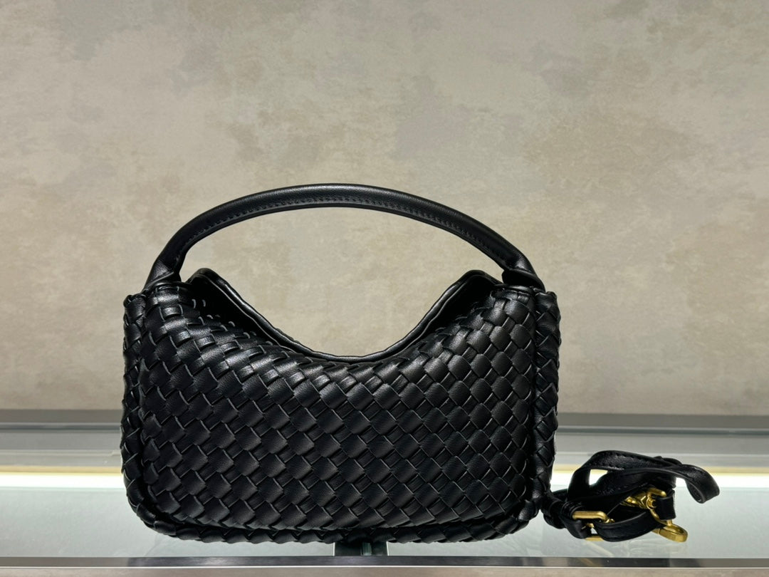 1XA83B (Fashionable leather bag )