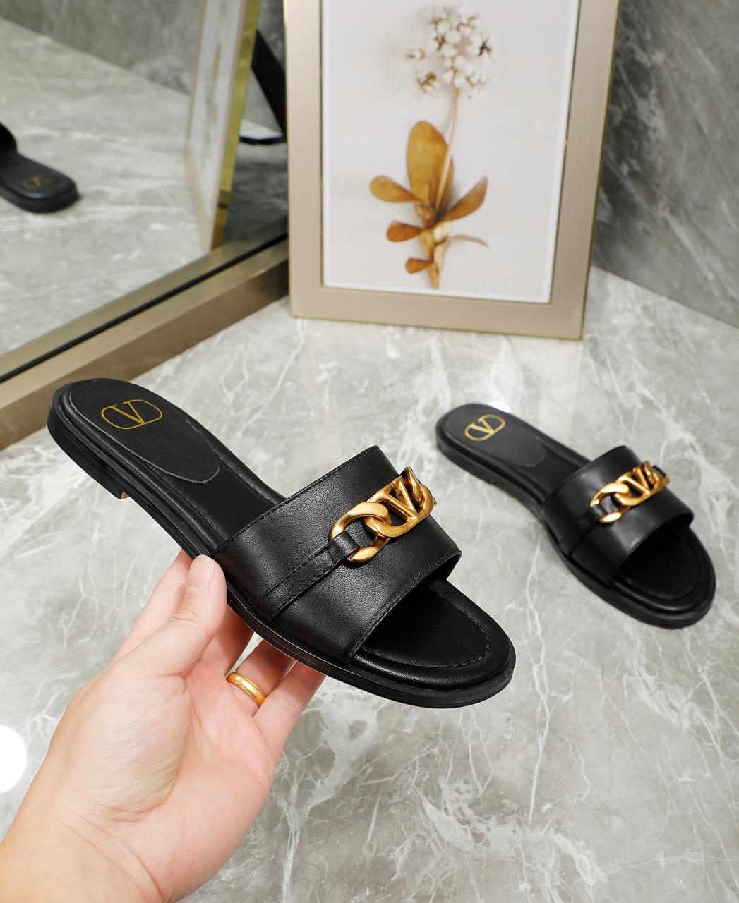 1:1 High quality leather slippers 2YVL19Z