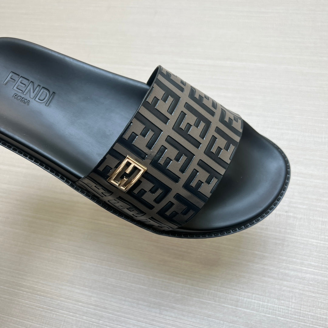 54F121Z   fashion slippers