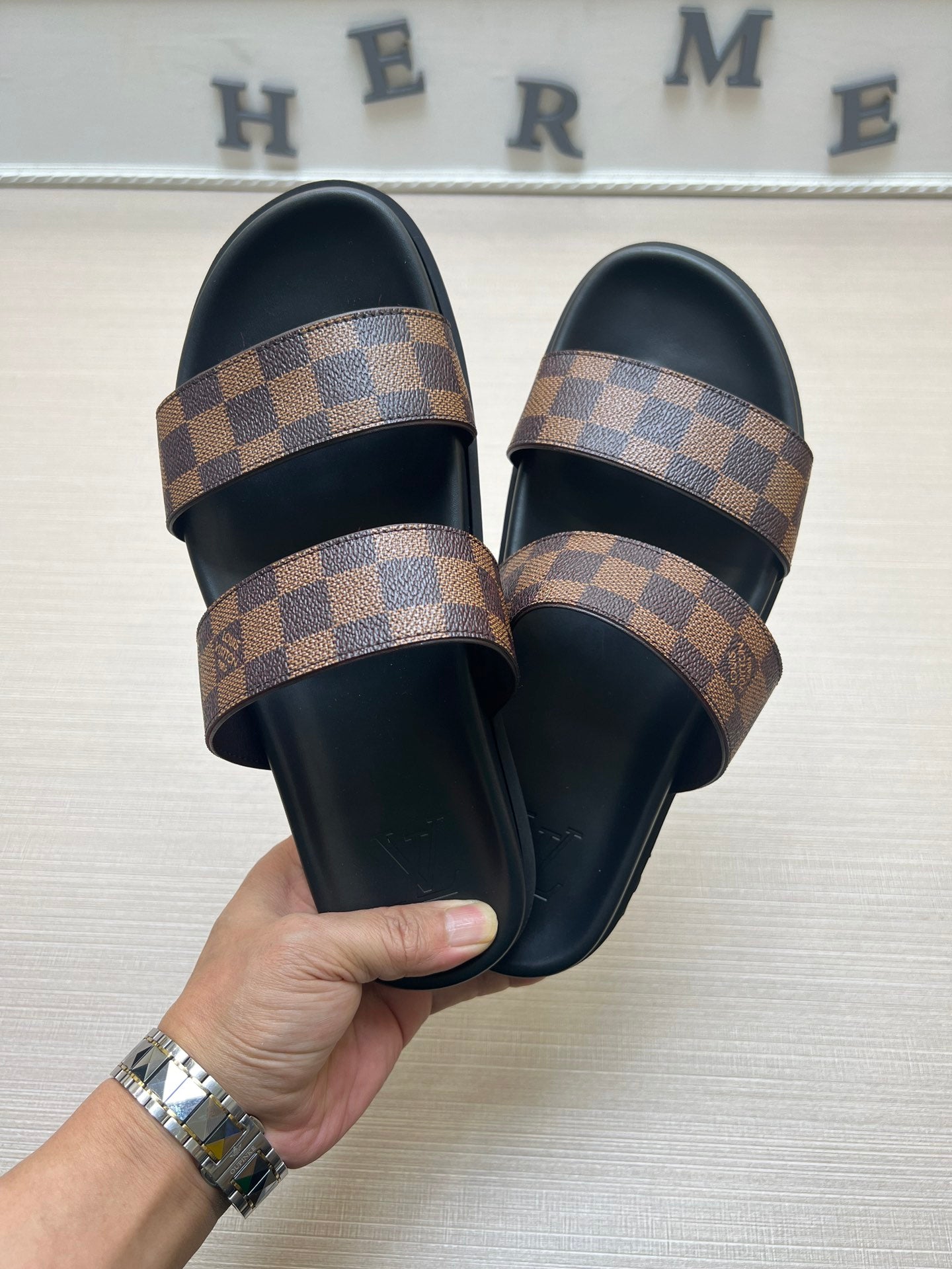 54E60Z   fashion  slippers