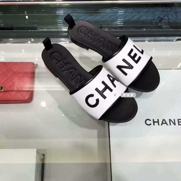 1:1 High quality leather slippers 2YC1Z