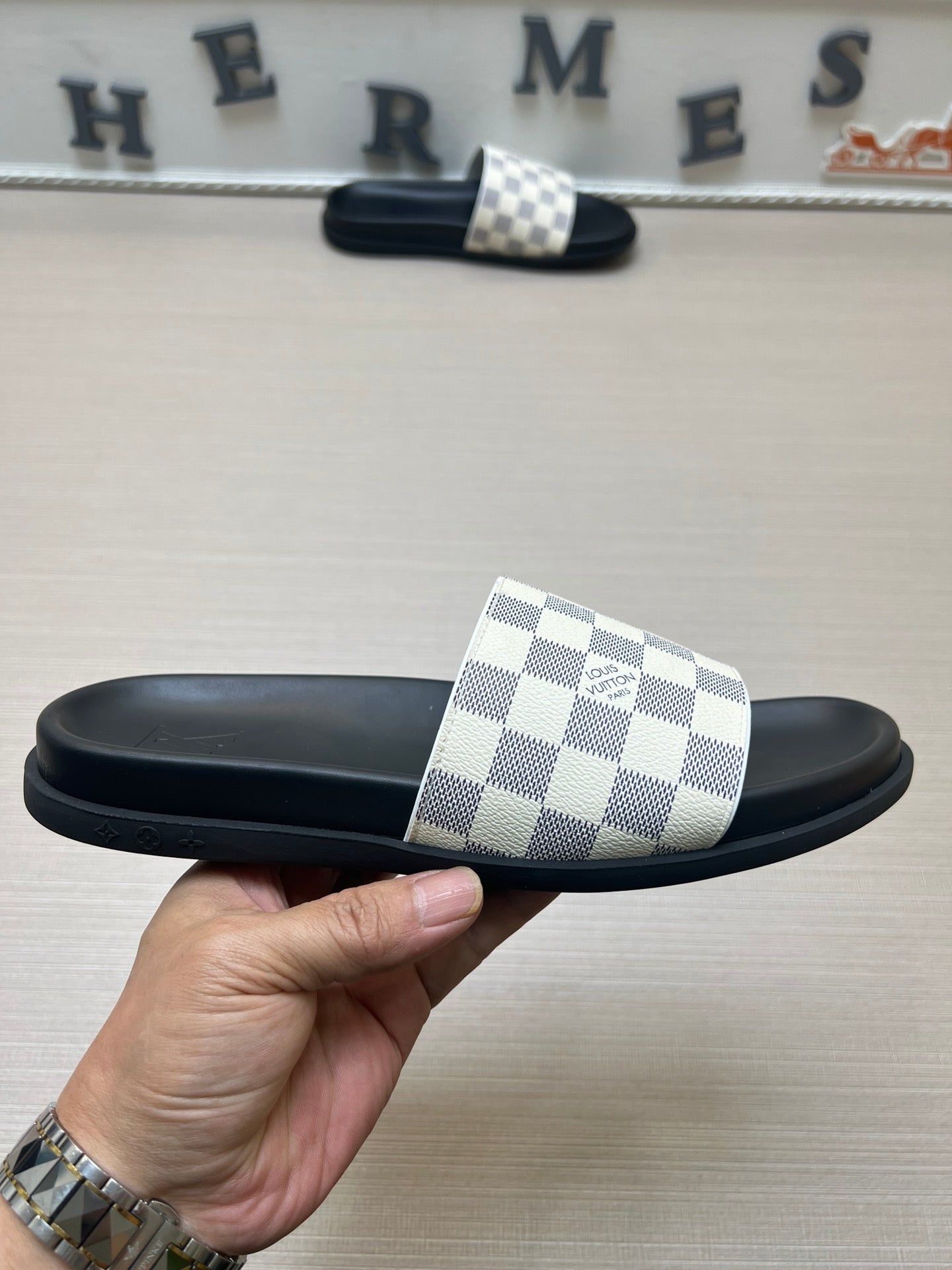 54E61Z   fashion   slippers