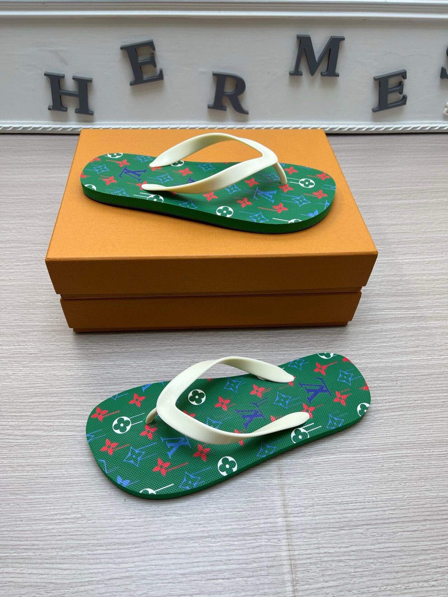 54E55Z   fashion  slippers