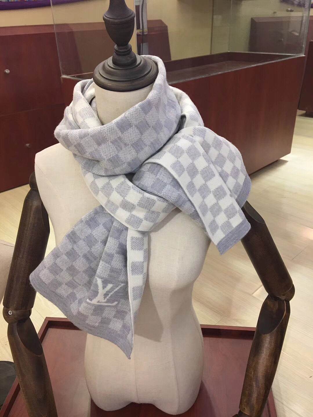 14E208W　Fashion scarves