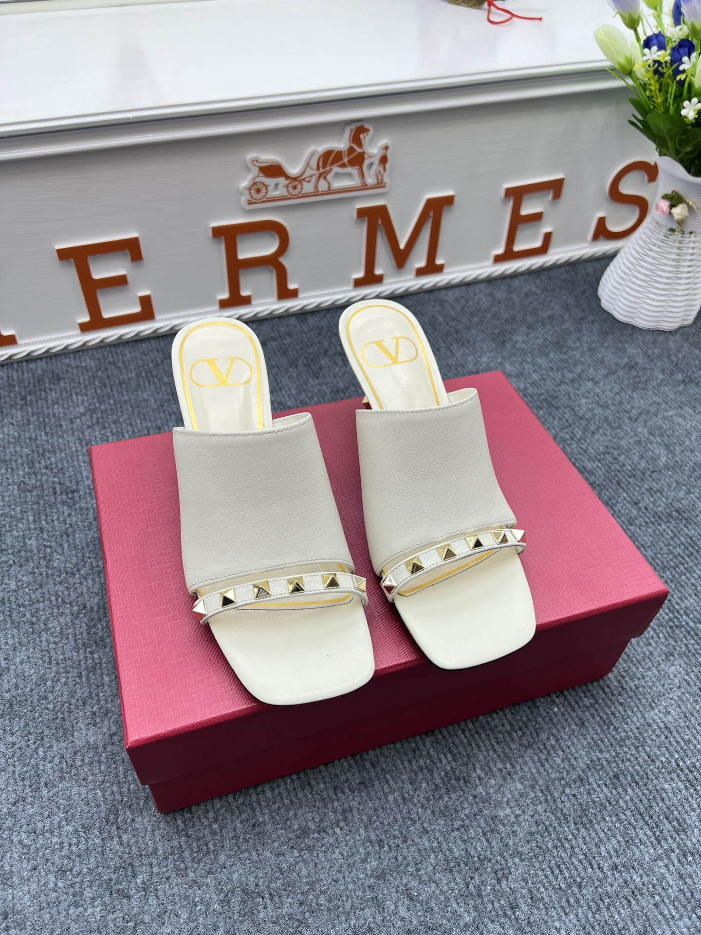 1: 1 High quality leather sandals 5YVL63Z