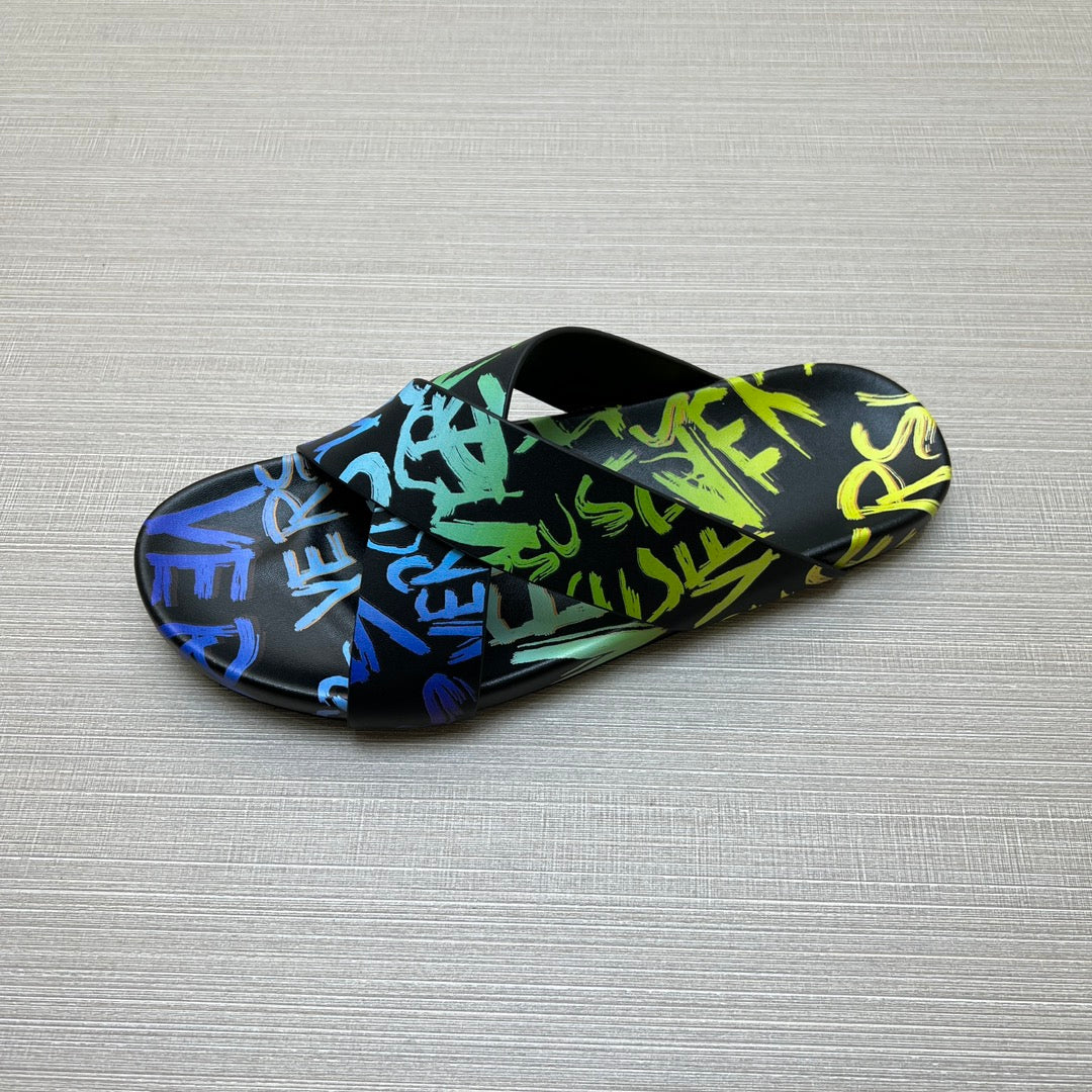 54V95Z    fashion  slippers