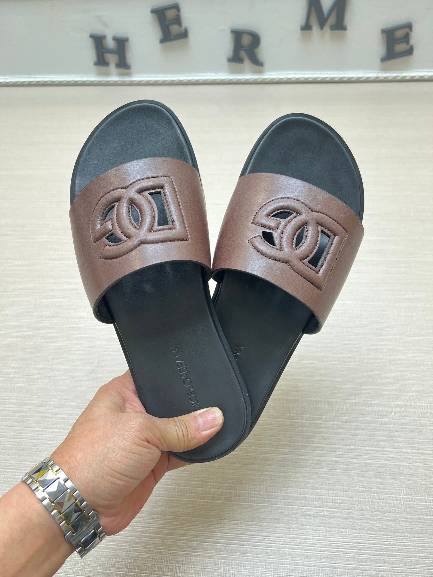 54A63Z   fashion  slippers