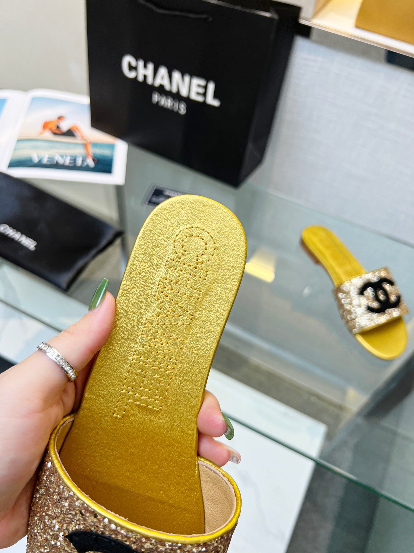 1:1 High quality leather slippers 2YC10Z