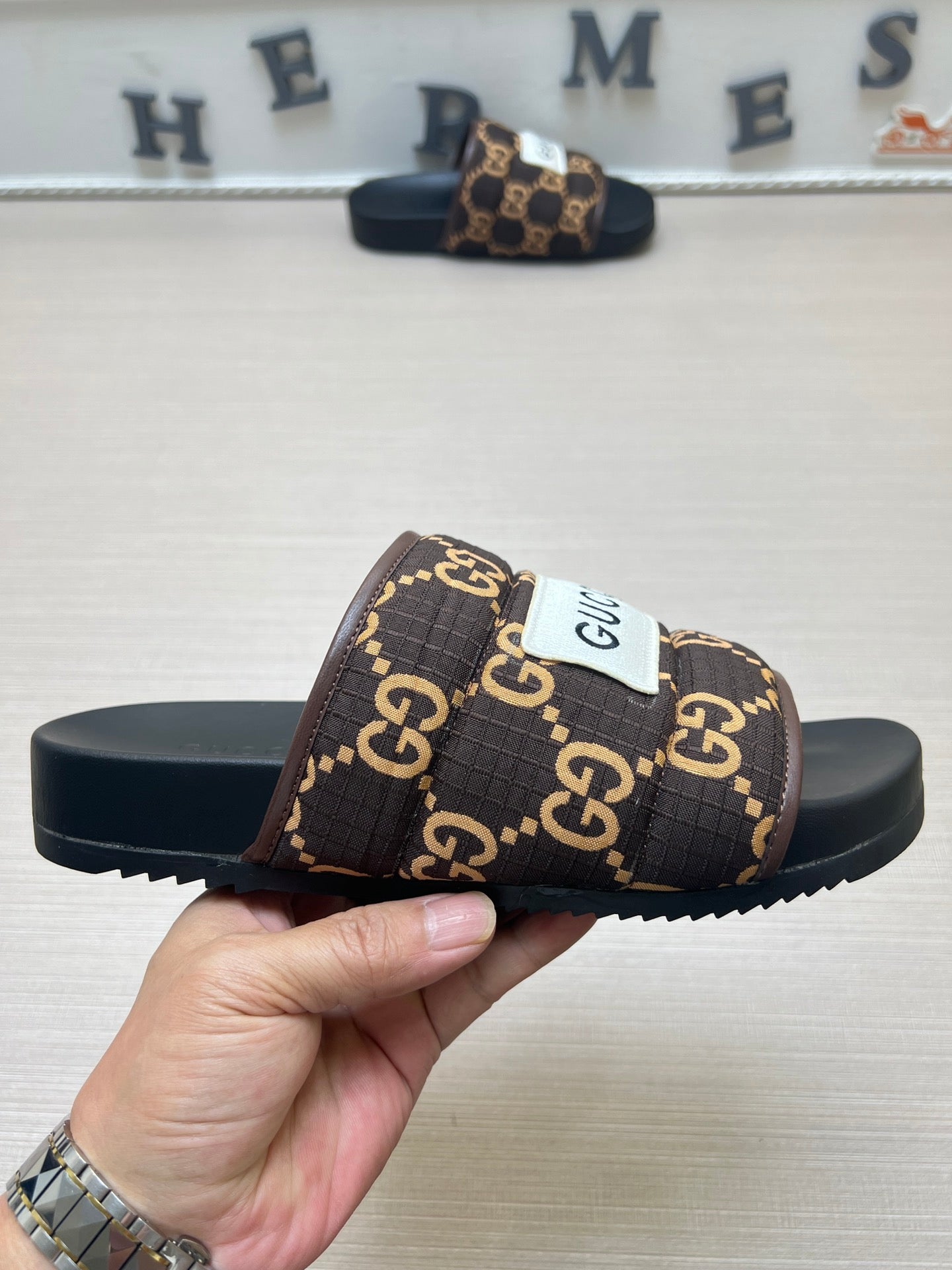 54B49Z    fashion  slippers