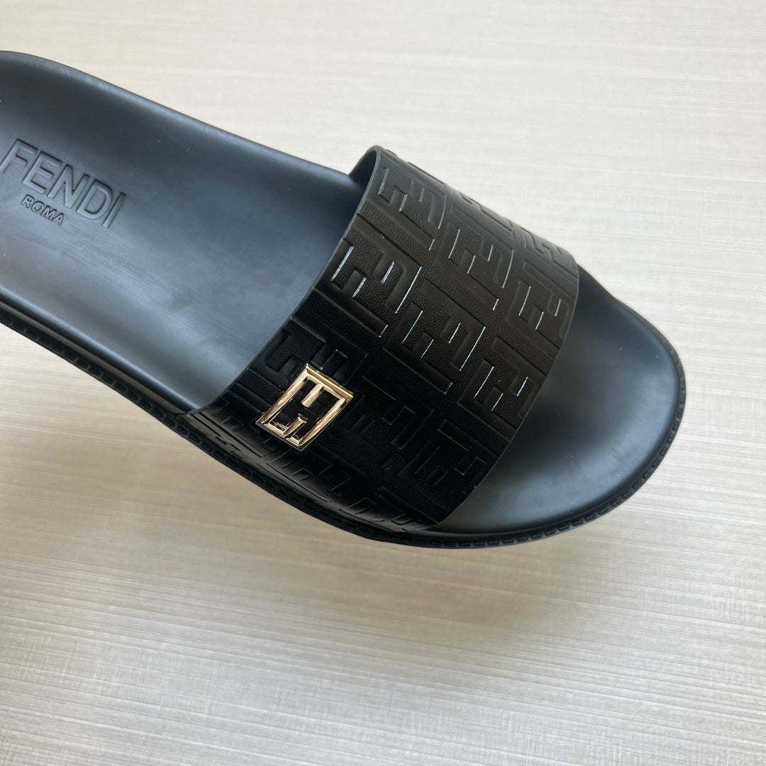 54F121Z   fashion slippers