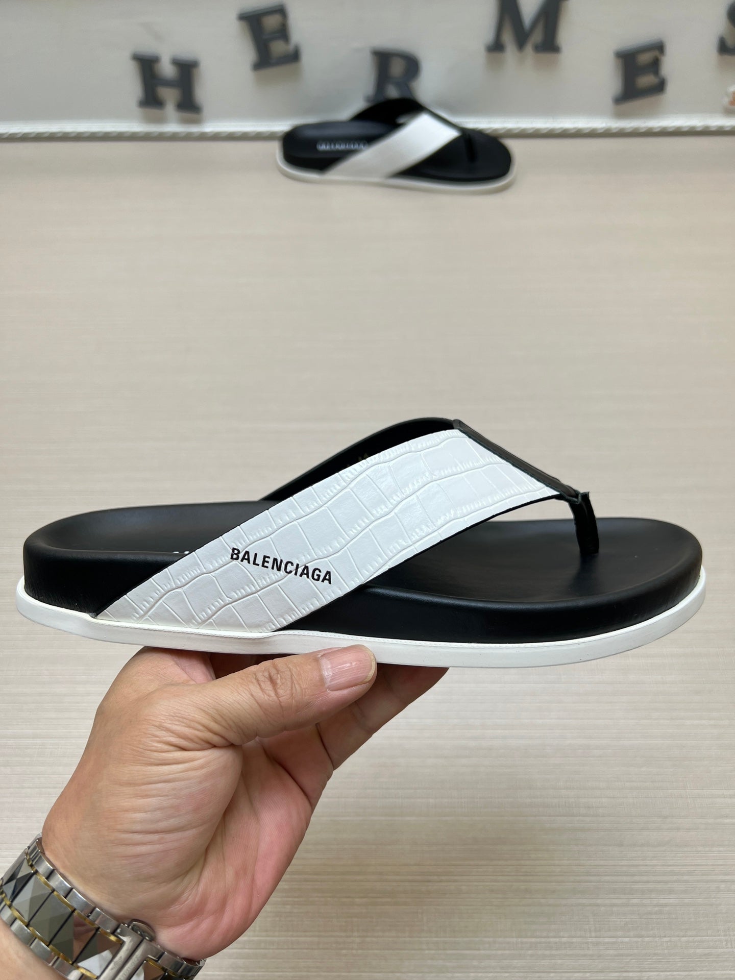 54J98Z   fashion  slippers