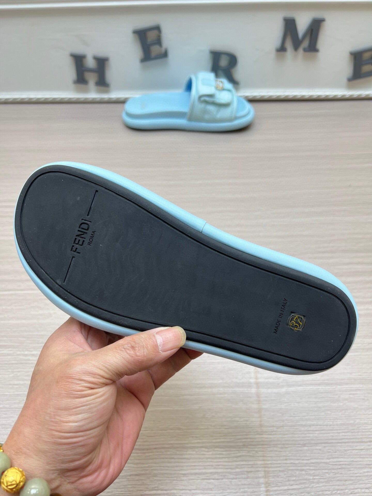 54F125Z    fashion  slippers