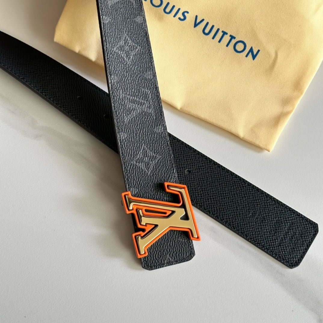 14E59P   (High quality leather belt With full package)