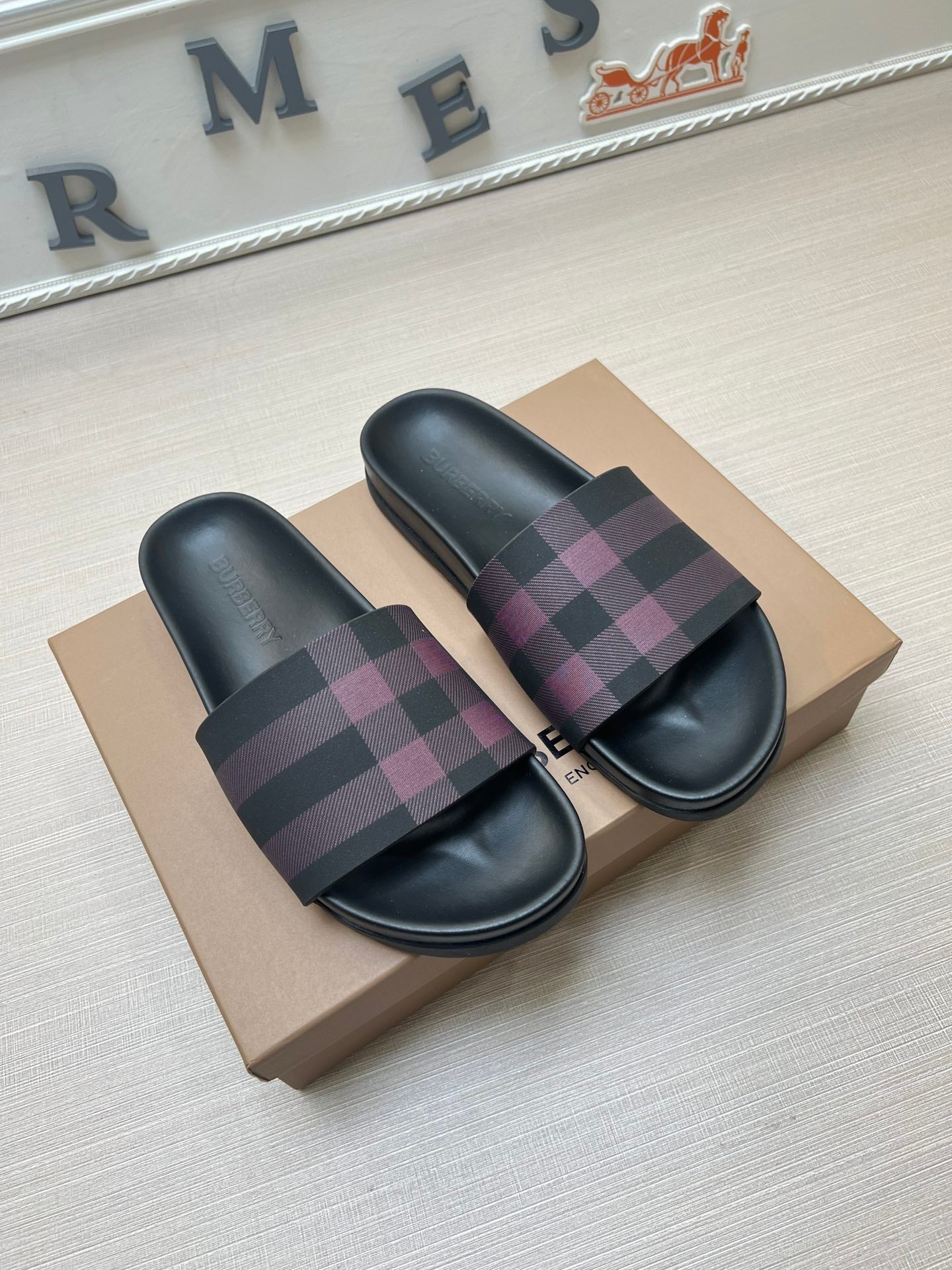 54R119Z  fashion  slippers