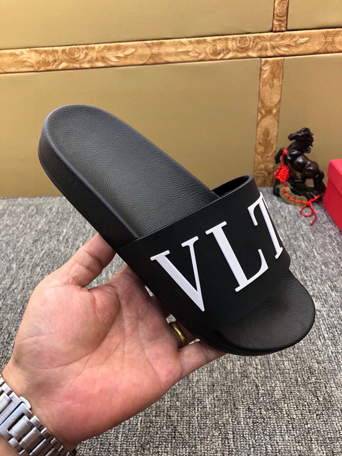 54VL52Z    fashion slippers