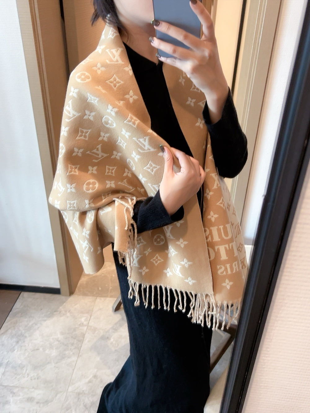 14E369W　Fashion scarves