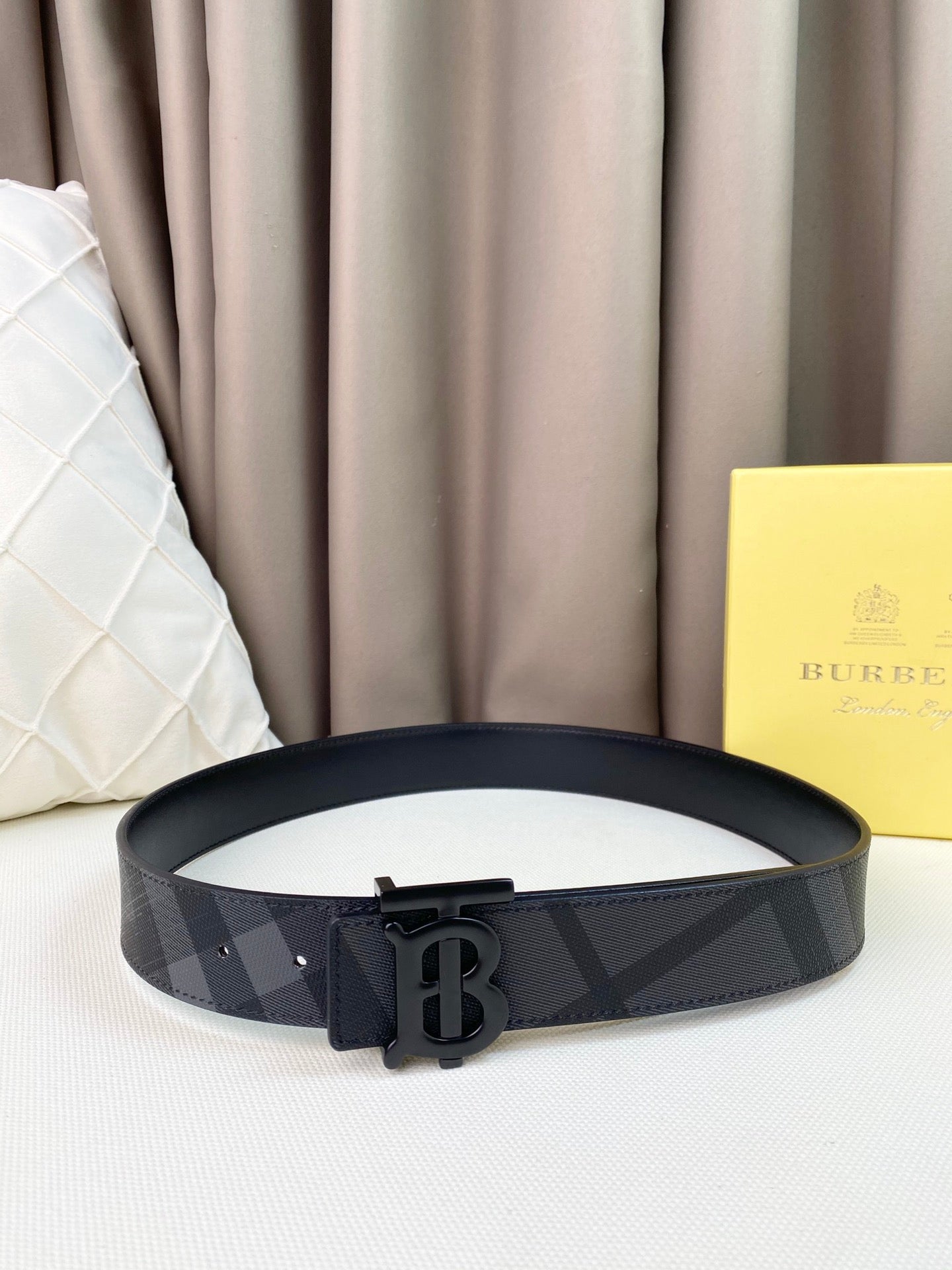 1: 1 High -quality head layer leather belt  1YR46P