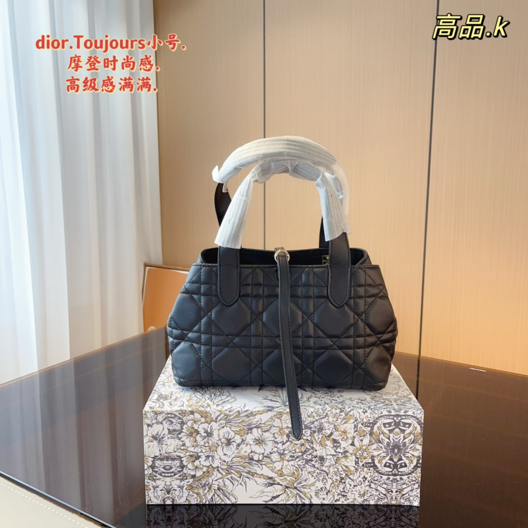 16XC107B ( hight quality leather bag)