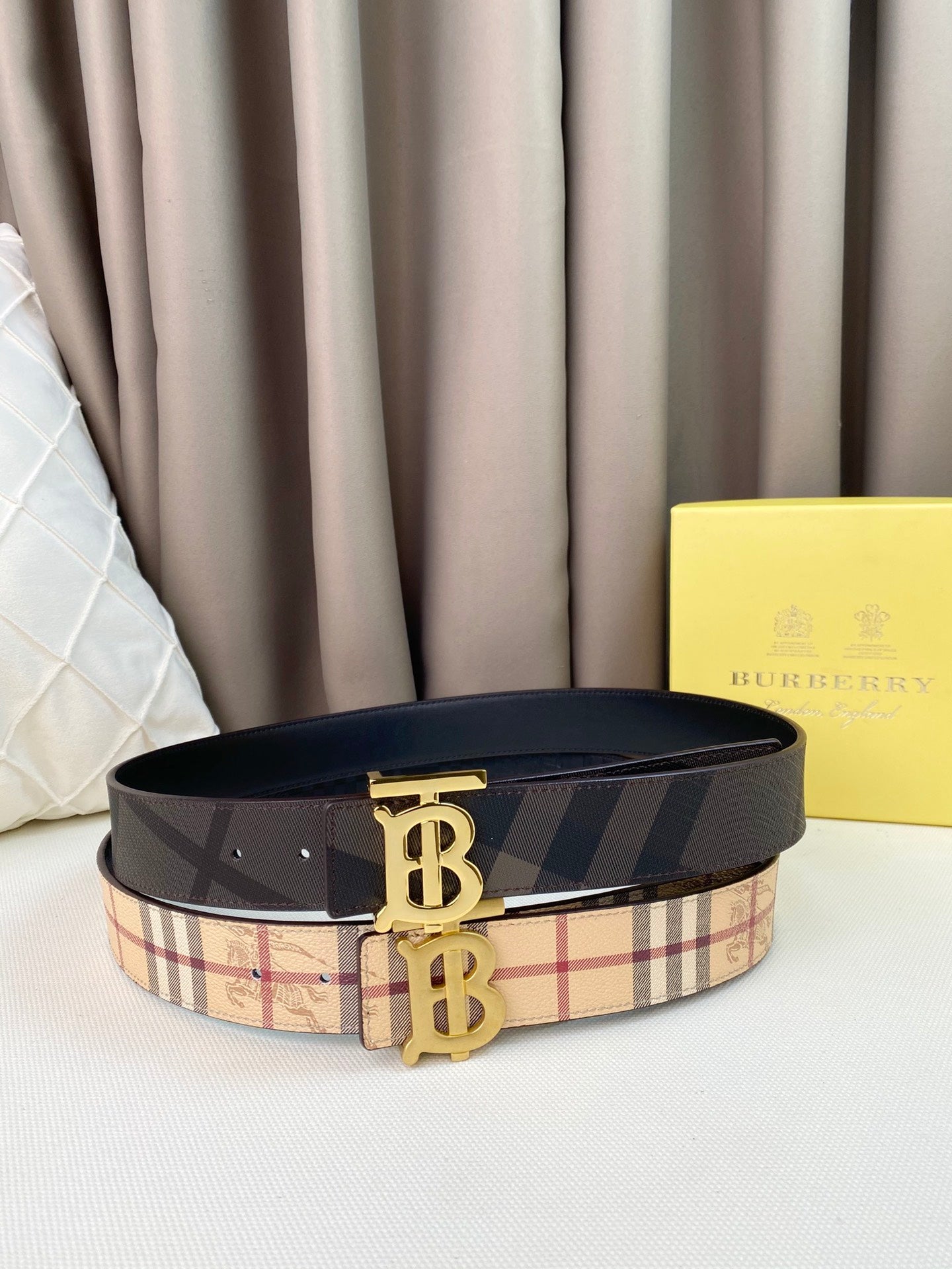 1: 1 High -quality head layer leather belt  1YR46P