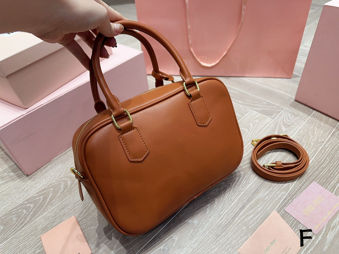 6XA197B ( hight quality leather bag)