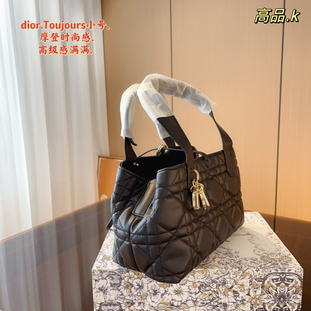 16XC107B ( hight quality leather bag)