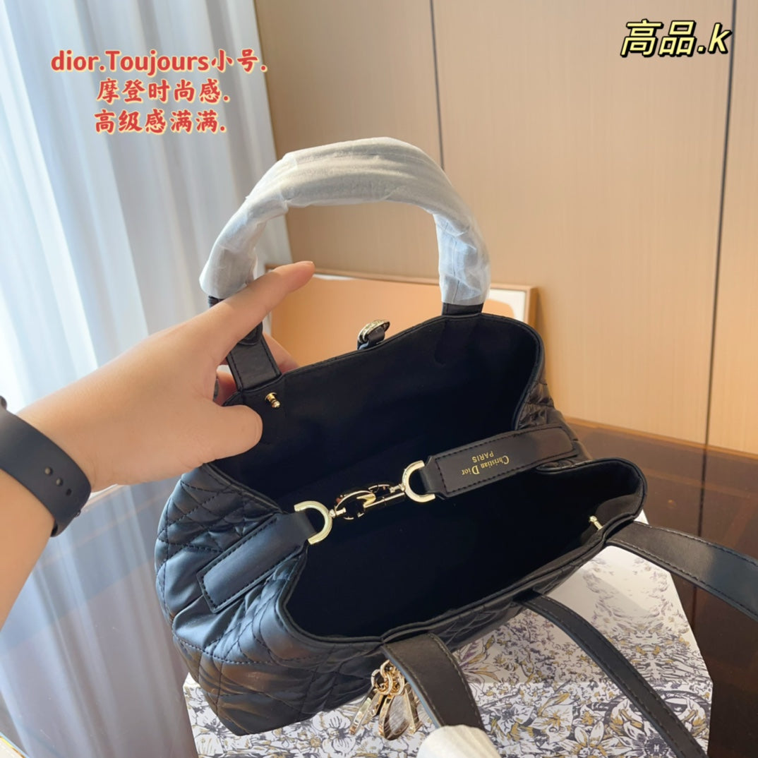 16XC107B ( hight quality leather bag)